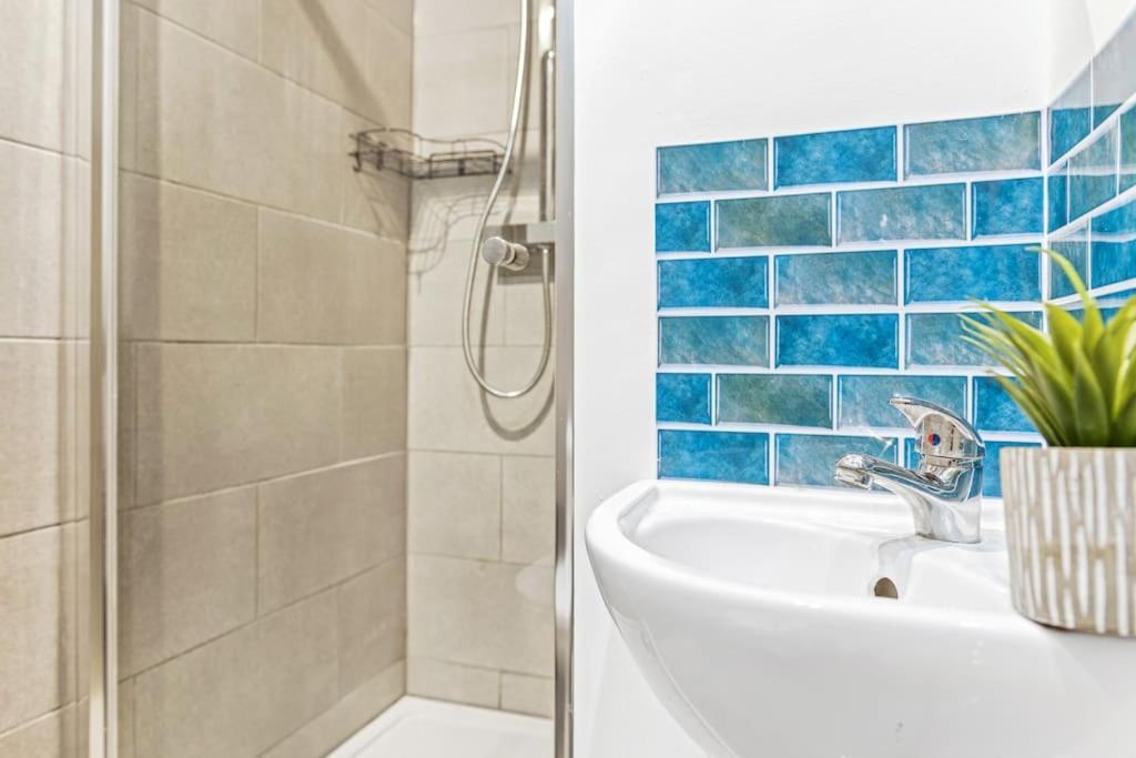 נוטינגהאם Luxurious 3 Bedroom Apartment In Park Estate מראה חיצוני תמונה